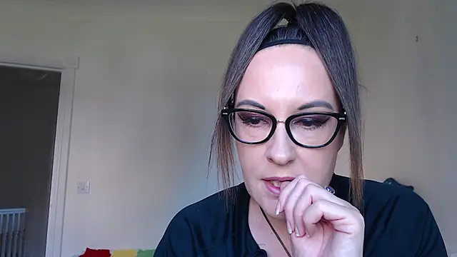 Snapshot of PsychicDominatrix chatting on 03.26.26 PsychicDominatrix online show from 03.26.26