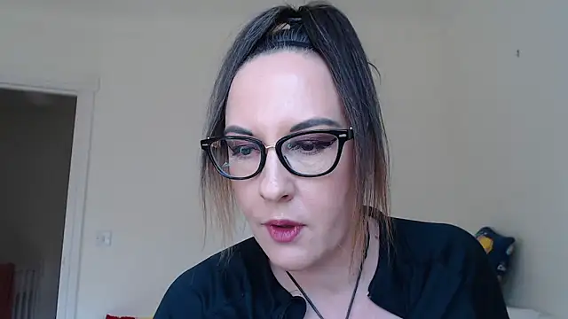 Snapshot of PsychicDominatrix chatting on 03.27.26 PsychicDominatrix online show from 03.27.26