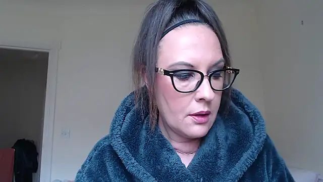 Snapshot of PsychicDominatrix chatting on 06.11.26 PsychicDominatrix online show from 06.11.26