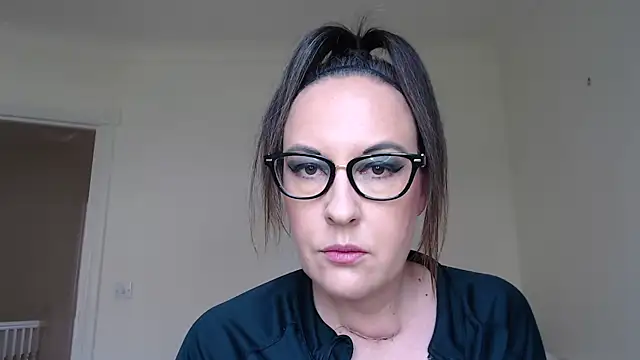 Snapshot of PsychicDominatrix chatting on 06.12.26 PsychicDominatrix online show from 06.12.26