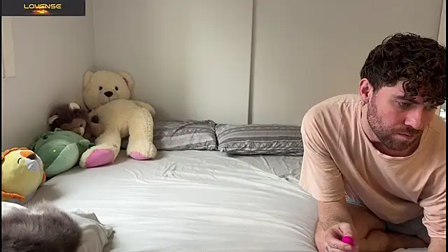 Snapshot of DomAtHome chatting on 05.07.26 DomAtHome online show from 05.07.26