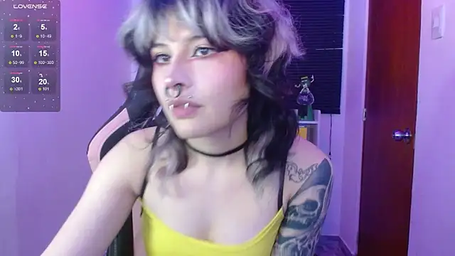 Snapshot of neena_nyx_ chatting on 04.17.26 neena nyx online show from 04.17.26