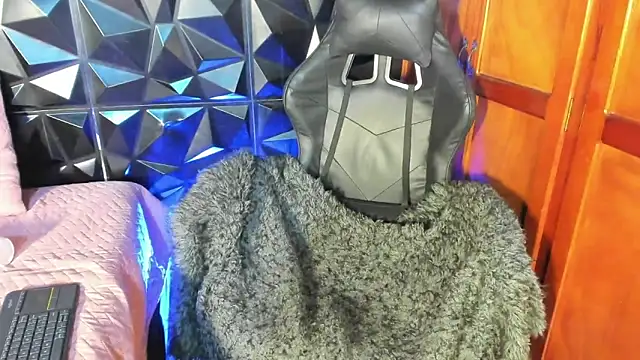 liia marin online show from 02.13.26