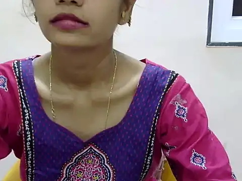 Snapshot of Kulsum_S chatting on 05.15.26 Kulsum S online show from 05.15.26