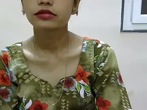 Snapshot of Kulsum_S chatting on 05.21.26 Kulsum S online show from 05.21.26
