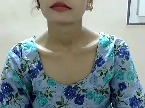 Snapshot of Kulsum_S chatting on 05.27.26 Kulsum S online show from 05.27.26