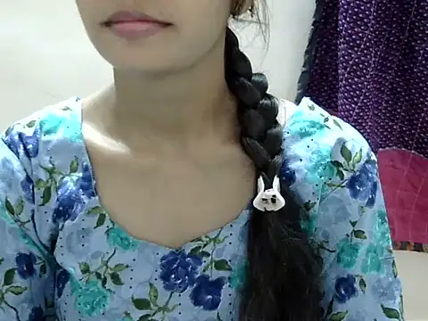 Snapshot of Kulsum_S chatting on 07.27.26 Kulsum S online show from 07.27.26