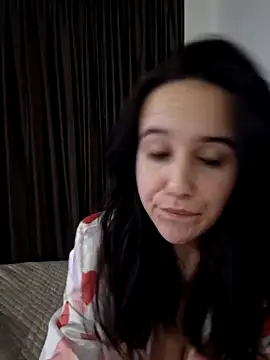 Snapshot of MavisReeve chatting on 02.15.26 MavisReeve online show from 02.15.26