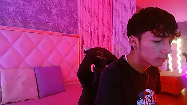 Snapshot of osamu_tay chatting on 02.24.26 osamu tay online show from 02.24.26