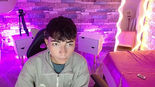 Snapshot of osamu_tay chatting on 02.27.26 osamu tay online show from 02.27.26