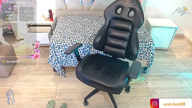 Snapshot of EVAN_TAY chatting on 02.03.26 EVAN TAY online show from 02.03.26