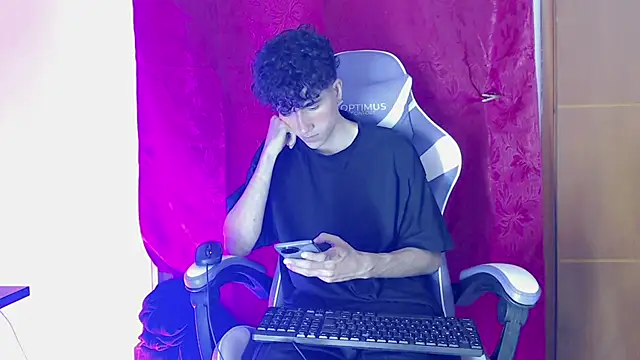 Johnny cagee  online show from 02.18.26