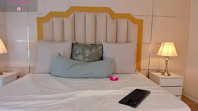 Crystal Rose   online show from 03.05.26