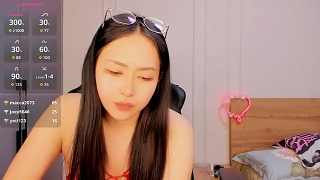 Snapshot of s00nie chatting on 03.15.26 s00nie online show from 03.15.26