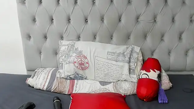 DarkBubble09 online show from 02.20.26