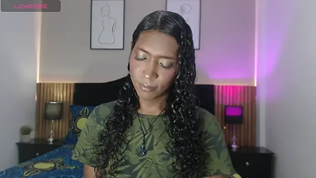 Snapshot of Mia_kheleer chatting on 02.14.26 Mia kheleer online show from 02.14.26