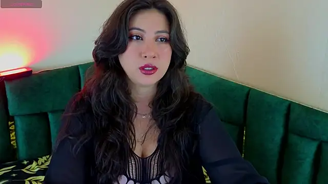 Luvienne online show from 04.16.26