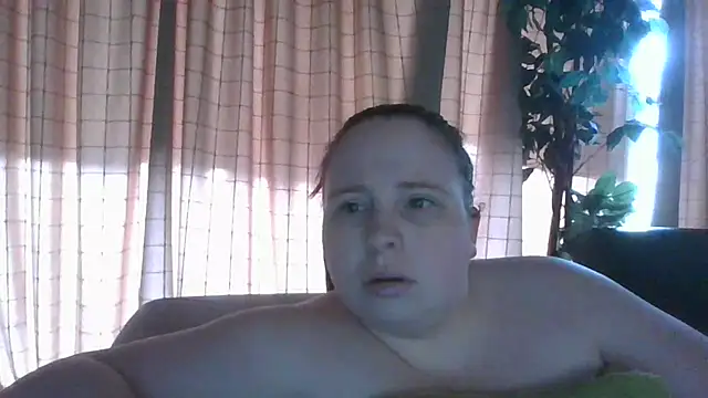 Snapshot of Sarahtjeuh_ chatting on 02.11.26 Sarahtjeuh online show from 02.11.26