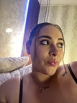 Snapshot of milaocean chatting on 02.21.26 milaocean online show from 02.21.26