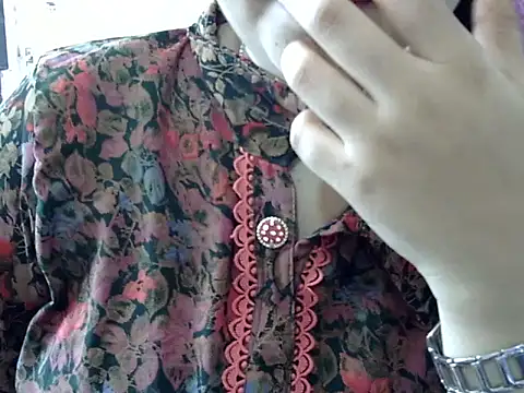 Snapshot of Cute_Aliyaa chatting on 04.18.26 Cute Aliyaa online show from 04.18.26