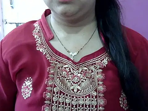 Snapshot of Cute_Aliyaa chatting on 05.17.26 Cute Aliyaa online show from 05.17.26