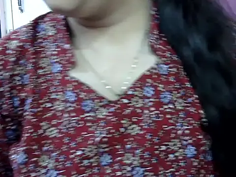 Snapshot of Cute_Aliyaa chatting on 05.19.26 Cute Aliyaa online show from 05.19.26