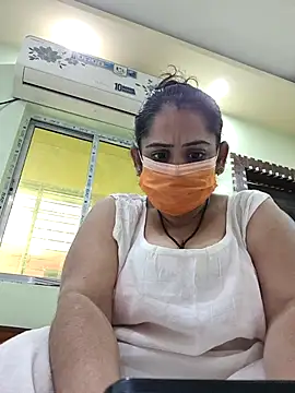 diyam4002 online show from 02.05.26