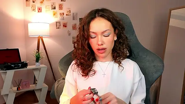 Snapshot of nexorine chatting on 02.13.26 nexorine online show from 02.13.26