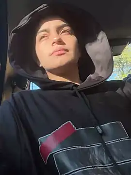 Snapshot of bliinkii_and_luka_ chatting on 02.27.26 bliinkii and luka online show from 02.27.26