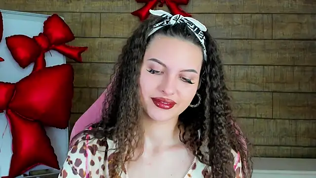 Snapshot of AliceVersal chatting on 02.12.26 AliceVersal online show from 02.12.26