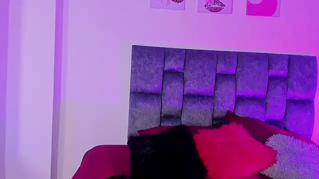 Isabella Moon9 online show from 02.07.26