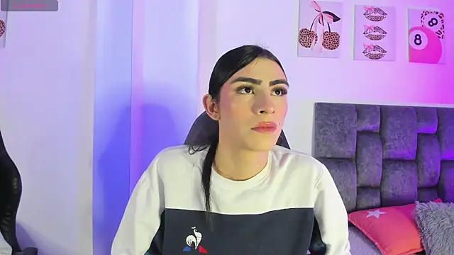 Isabella Moon9 online show from 05.02.26