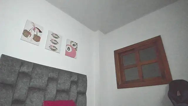 Isabella Moon9 online show from 06.04.26