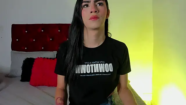 Isabella Moon9 online show from 06.27.26