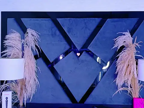 Snapshot of KylieWhitee chatting on 02.20.26 KylieWhitee online show from 02.20.26