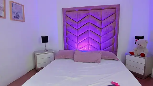 Zoe Banx online show from 04.17.26