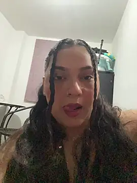 Snapshot of chiara_andrew chatting on 04.28.26 chiara andrew online show from 04.28.26