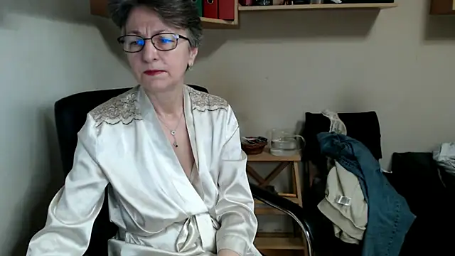 katemodel online show from 11.20.25