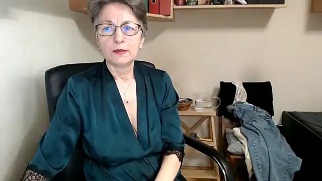 katemodel online show from 11.21.25