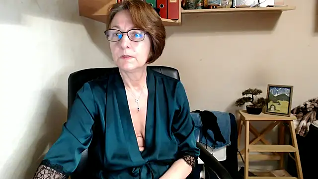 katemodel online show from 07.18.26
