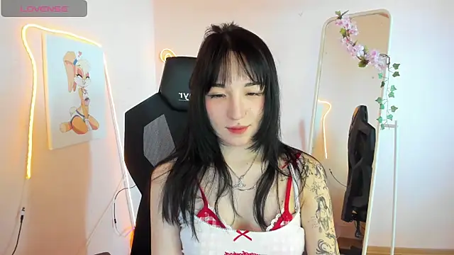 AliceeinWonderlanddd online show from 05.18.26