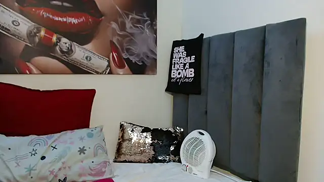 Snapshot of Moreish-06 chatting on 03.09.26 Moreish-06 online show from 03.09.26