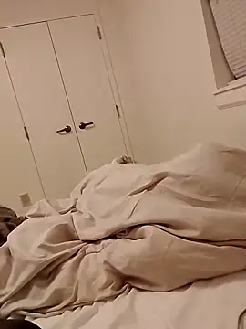 Snapshot of Droski21 chatting on 02.04.26 Droski21 online show from 02.04.26