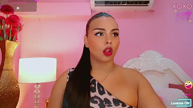 Maia Hotts online show from 04.01.26