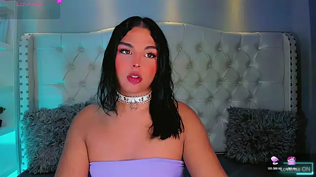 Maia Hotts online show from 07.06.26