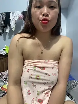 Snapshot of Emxinhka1 chatting on 06.25.26 Emxinhka1 online show from 06.25.26