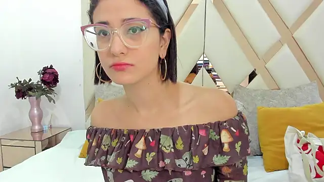 crystalstonee online show from 03.07.26