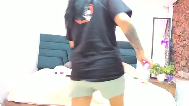 Dahliablack online show from 01.31.26