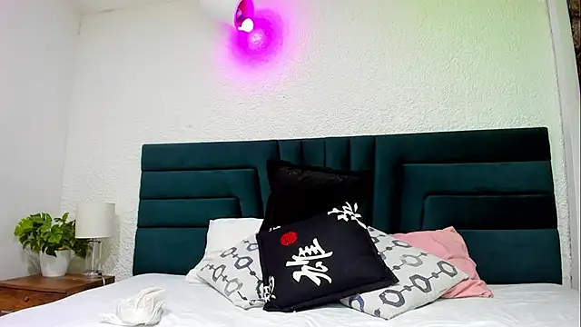 Dahliablack online show from 03.26.26