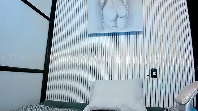 VenusColeman  online show from 02.17.26